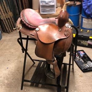 Barrel/all around western saddle. 14”